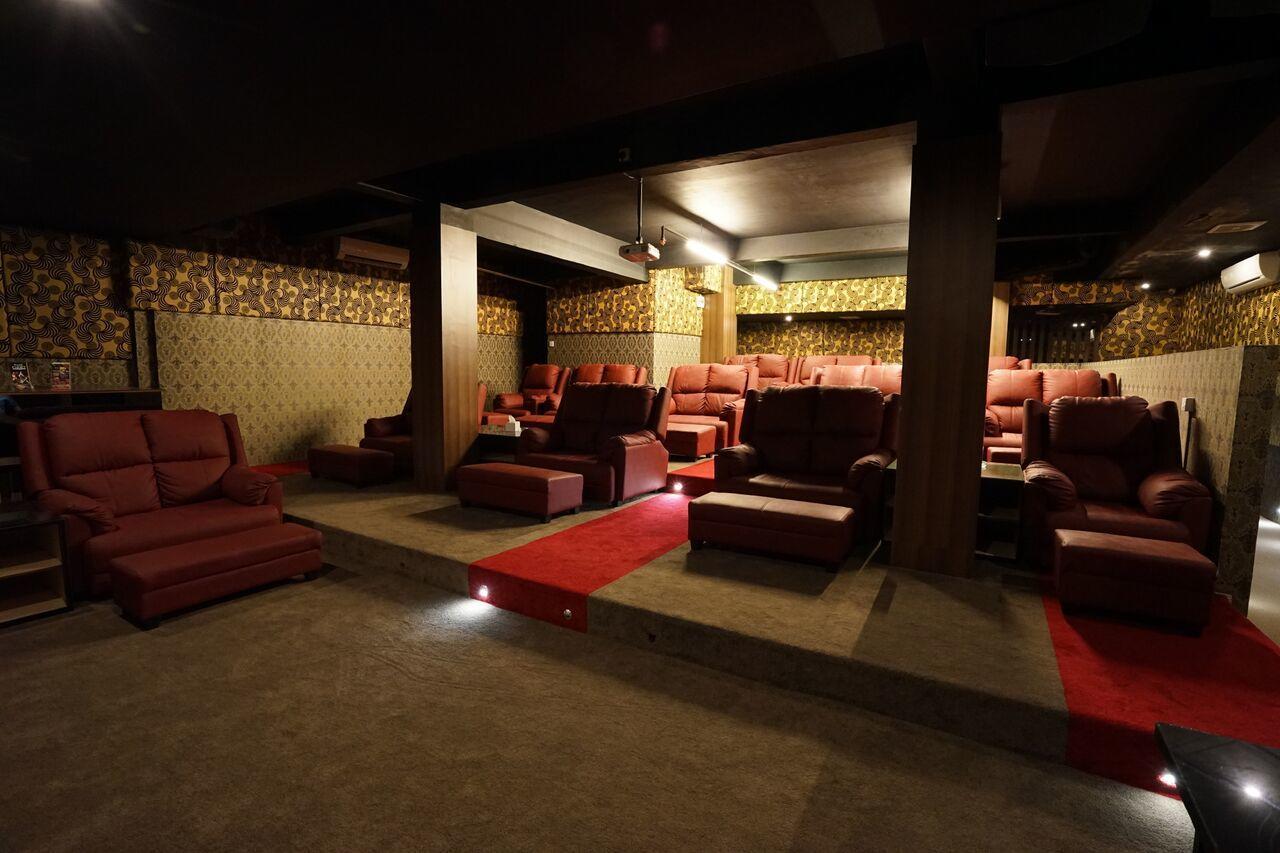 Hotel The L Entertainment
