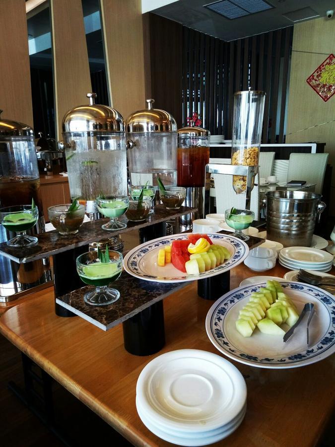 Hotel The L Entertainment 3*