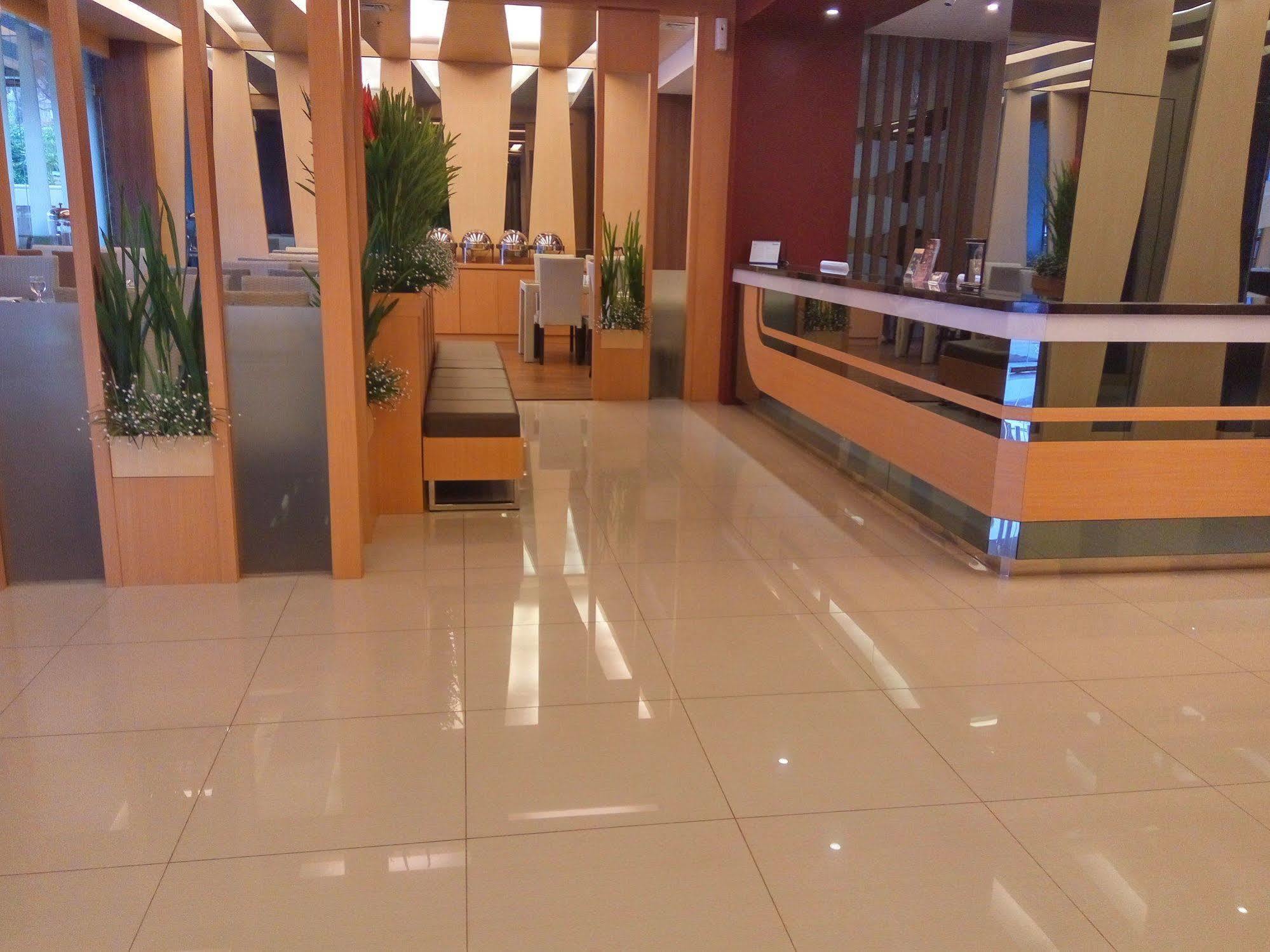 The L Entertainment Hotel