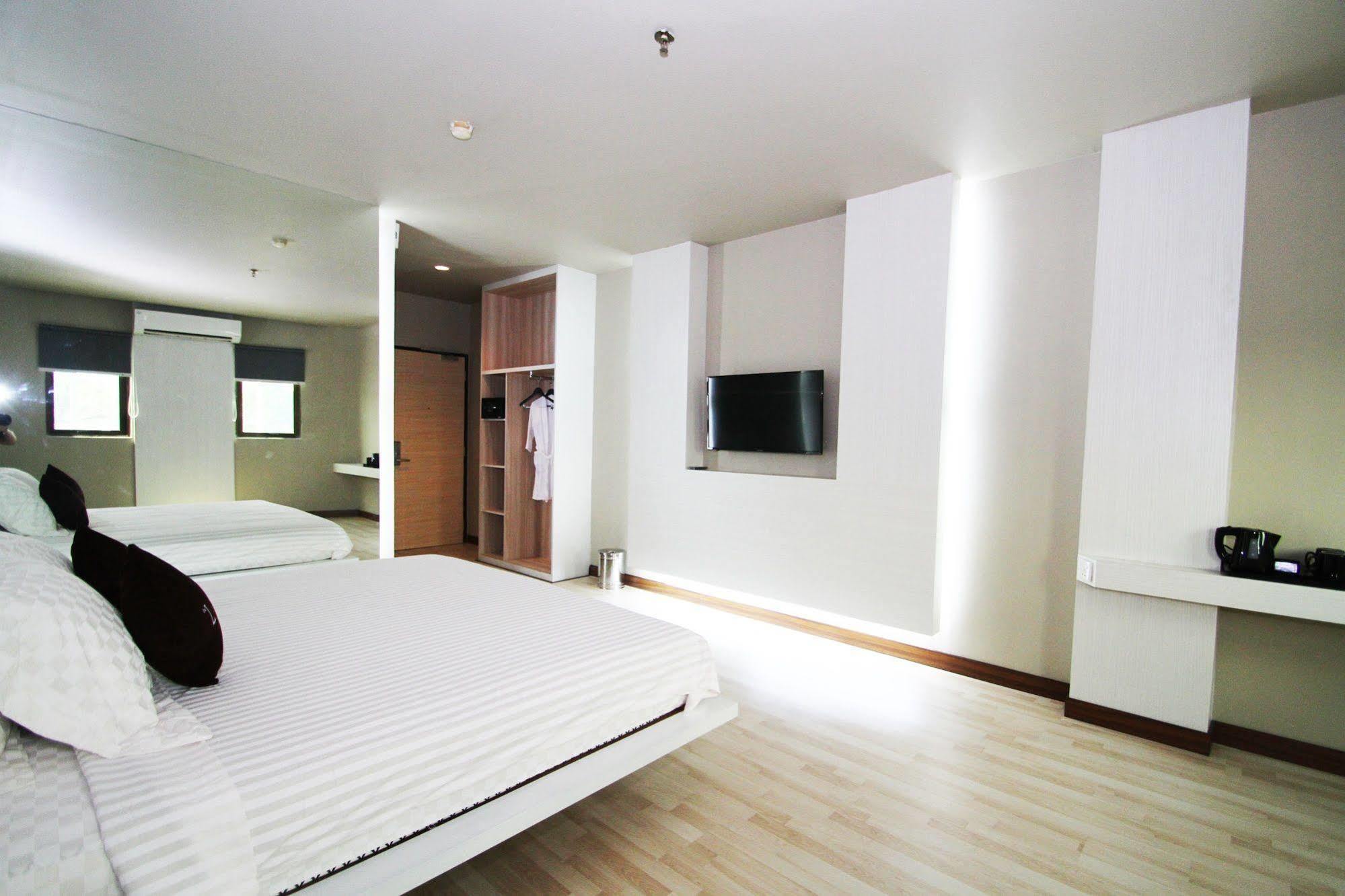 The L Entertainment Hotel 3*