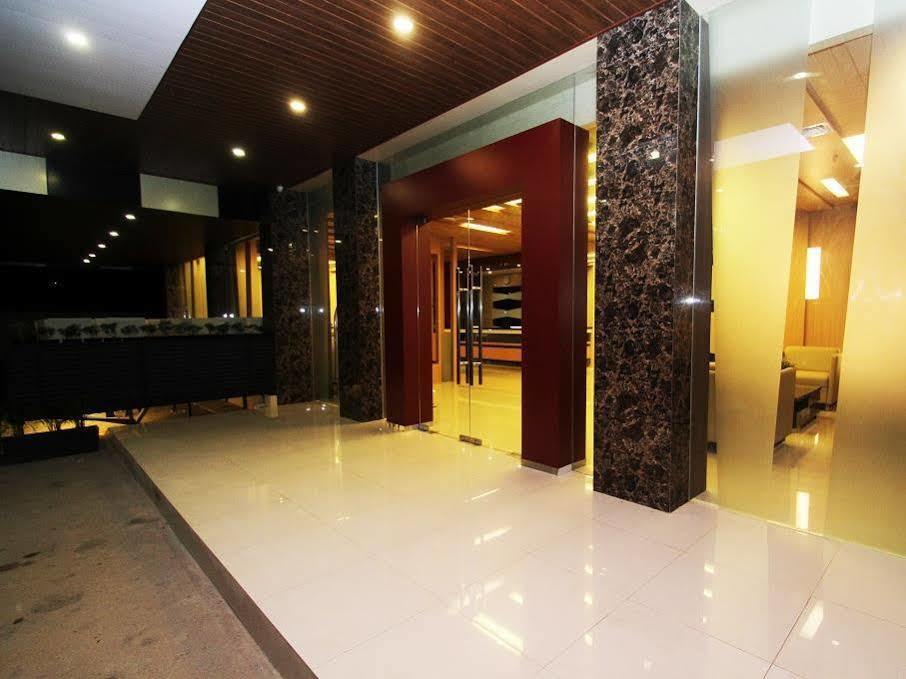 Hotel The L Entertainment