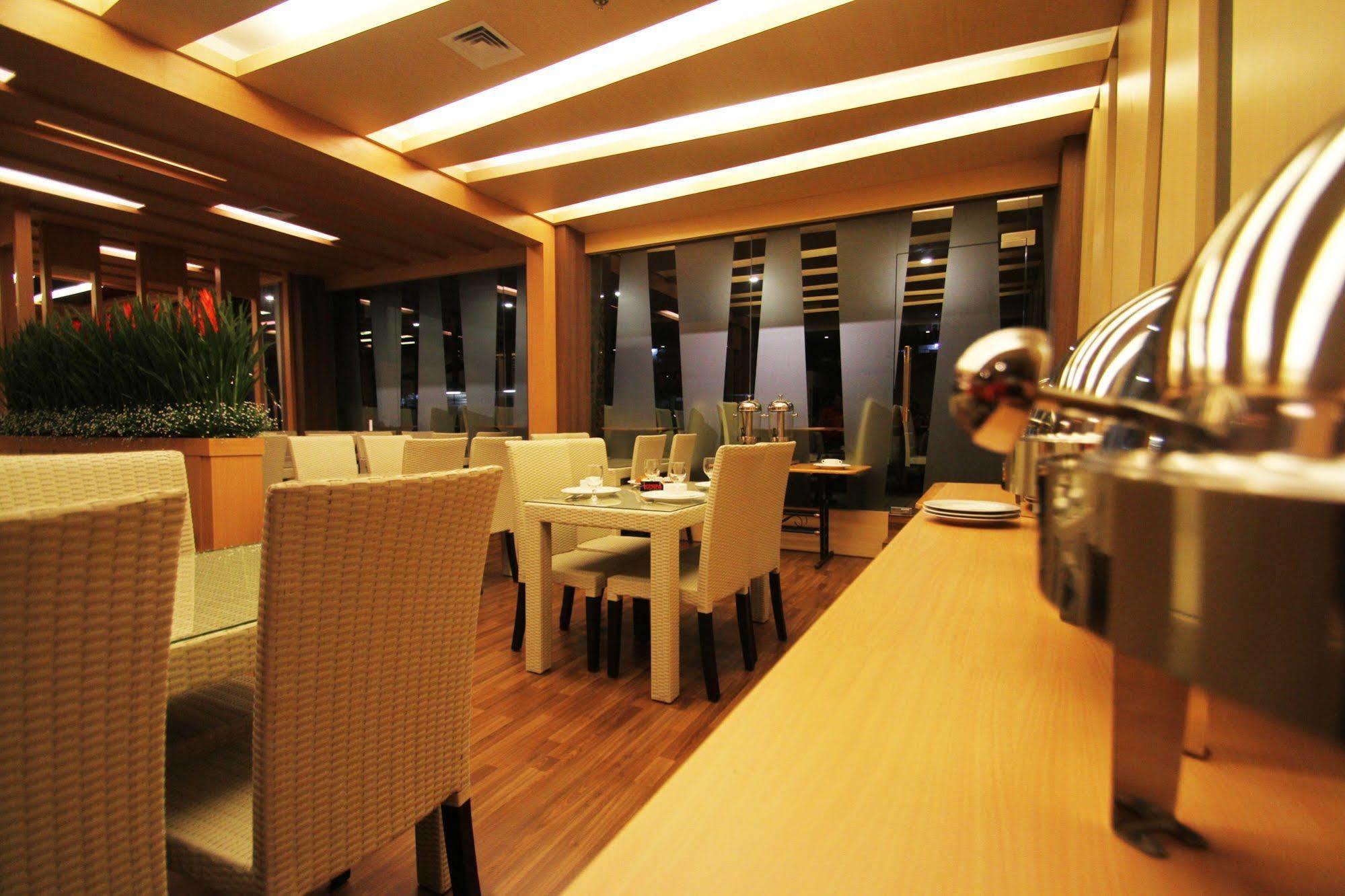 The L Entertainment 3* Batam